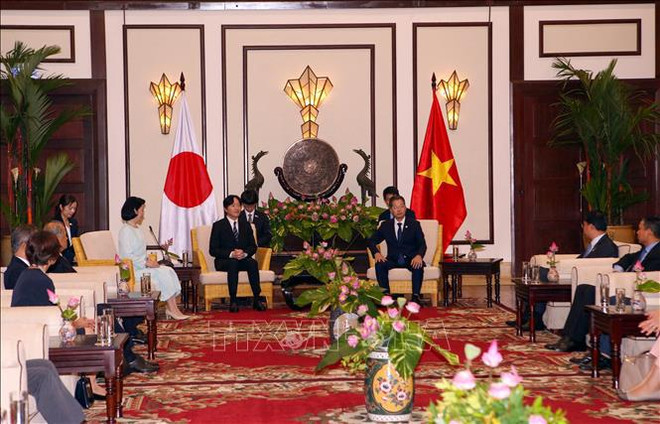 岘港市领导会见日本皇嗣秋筱宫文仁亲王和秋筱宫妃纪子 ảnh 1 岘港市领导会见日本皇嗣秋筱宫文仁亲王和秋筱宫妃纪子 ảnh 1