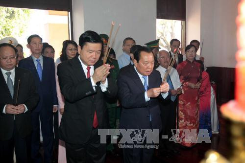 胡志明市领导人春节前开展敬香知恩报恩活动 ảnh 1