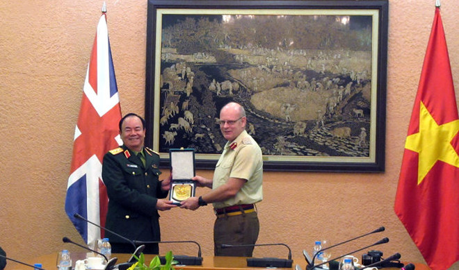 英国皇家军医部队代表团对越南进行访问 ảnh 1 英国皇家军医部队代表团对越南进行访问 ảnh 1