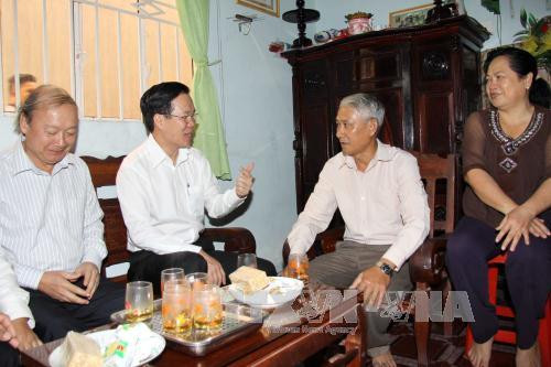 范明正和武文赏春节前赴各省开展走访慰问活动 ảnh 3