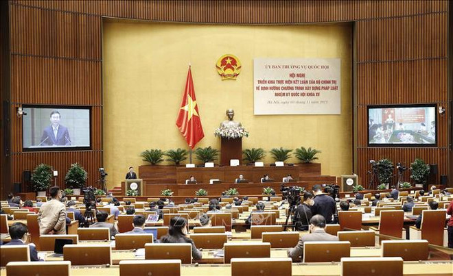 全国贯彻落实中央政治局和第十五届国会有关立法工作的结论和提案 ảnh 1 全国贯彻落实中央政治局和第十五届国会有关立法工作的结论和提案 ảnh 1