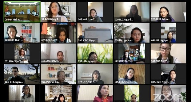 通过在海外教授越南语 助力海外越南人保护民族传统文化特色 ảnh 1 通过在海外教授越南语 助力海外越南人保护民族传统文化特色 ảnh 1