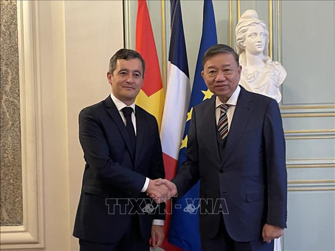 越南公安部长苏林与法国内政部长达尔马宁举行会谈 ảnh 1 越南公安部长苏林与法国内政部长达尔马宁举行会谈 ảnh 1