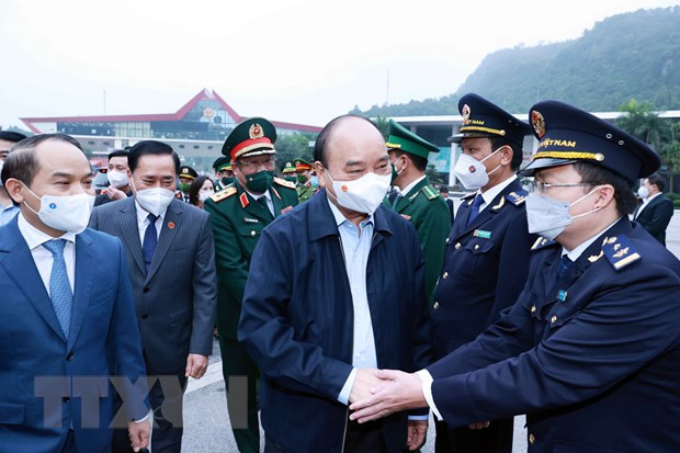 国家主席阮春福赴谅山省调研指导国防安全保障与和平友好边界线建设工作 ảnh 2 国家主席阮春福赴谅山省调研指导国防安全保障与和平友好边界线建设工作 ảnh 2