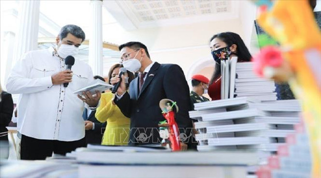 越南在2021年委内瑞拉国际书展上的烙印 ảnh 1 越南在2021年委内瑞拉国际书展上的烙印 ảnh 1
