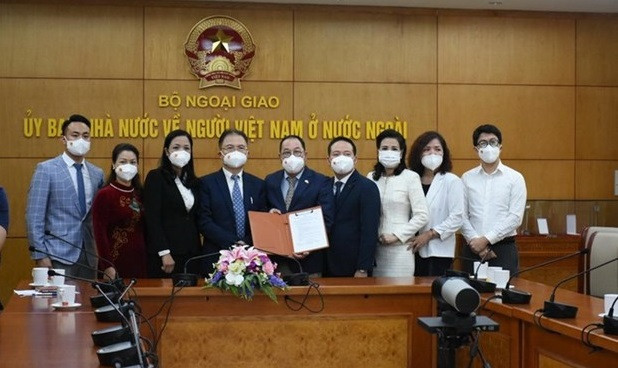 接受从韩国爱心组织捐赠的援助物资 ảnh 1 接受从韩国爱心组织捐赠的援助物资 ảnh 1