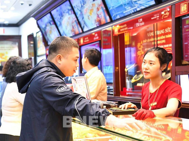 越南国家银行建议人们在黄金投资交易中需要谨慎 ảnh 1 越南国家银行建议人们在黄金投资交易中需要谨慎 ảnh 1