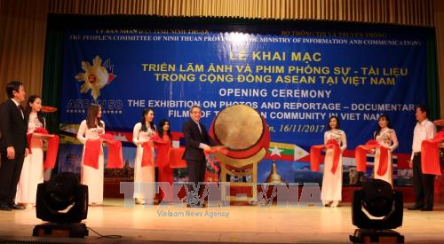 东盟共同体图片及纪录片展在宁顺省举行 ảnh 1 东盟共同体图片及纪录片展在宁顺省举行 ảnh 1