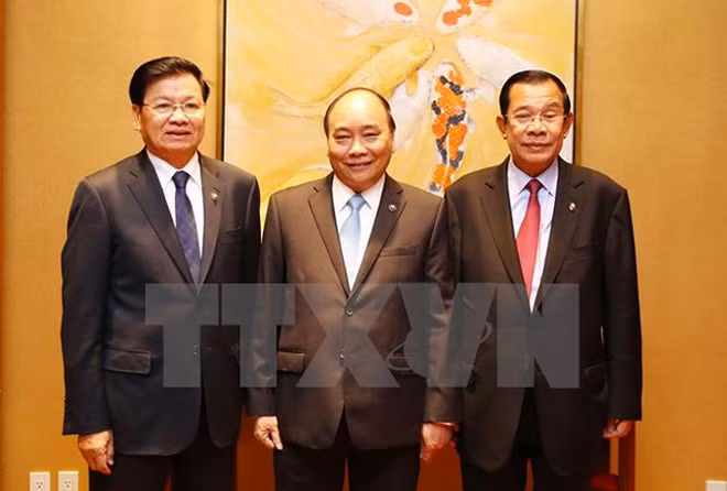 越老柬三国总理举行工作座谈会 ảnh 1