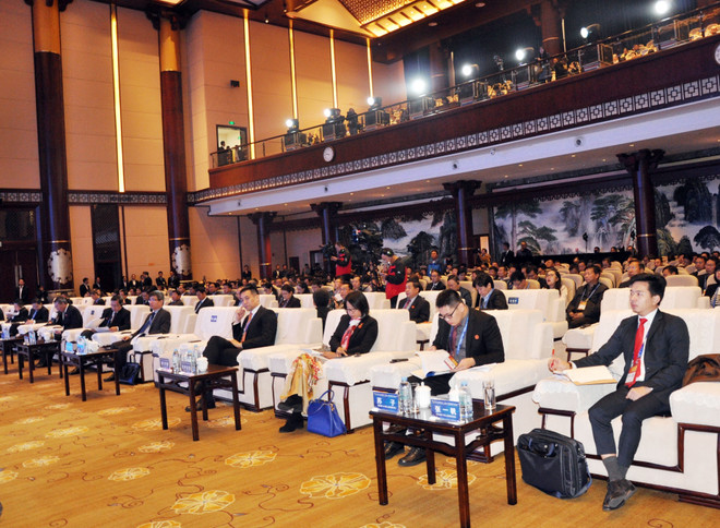 越南与中国努力推动双边经贸与投资平衡稳定和健康发展 ảnh 2 越南与中国努力推动双边经贸与投资平衡稳定和健康发展 ảnh 2