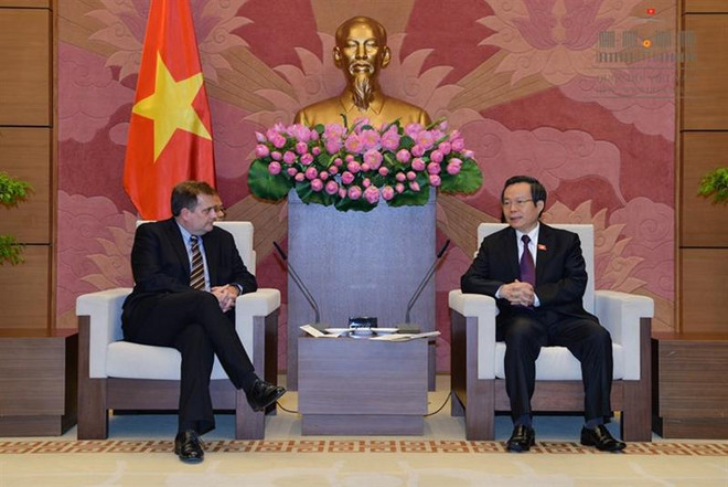 越南国会副主席冯国显会见美国埃克森美孚公司副总裁格林伍德 ảnh 1 越南国会副主席冯国显会见美国埃克森美孚公司副总裁格林伍德 ảnh 1