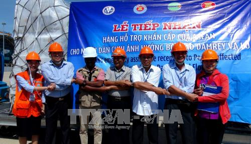 第12号台风受灾群众受到东盟救灾物资 ảnh 1 第12号台风受灾群众受到东盟救灾物资 ảnh 1
