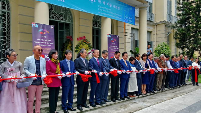 越韩美术交流展在胡志明市开展 ảnh 1 越韩美术交流展在胡志明市开展 ảnh 1