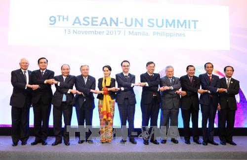 第31届东盟峰会:越南政府总理阮春福出席湄公—日本峰会和东盟—联合国峰会 ảnh 2 第31届东盟峰会:越南政府总理阮春福出席湄公—日本峰会和东盟—联合国峰会 ảnh 2