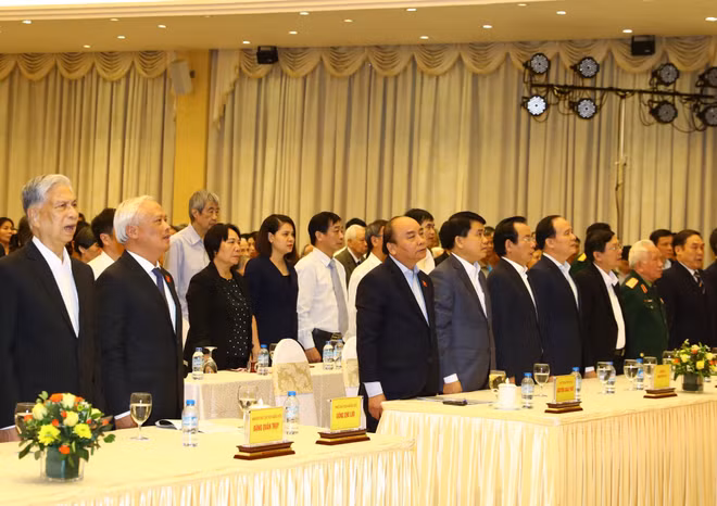 阮春福总理出席河内市巴亭郡奠边坊全民大团结日庆祝活动 ảnh 2
