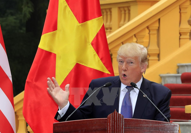 越南国家主席陈大光与美国总统特朗普召开联合新闻发布会 ảnh 3 越南国家主席陈大光与美国总统特朗普召开联合新闻发布会 ảnh 3