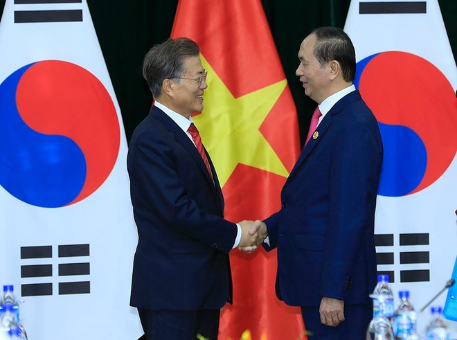 2017 年APEC会议: 越南国家主席陈大光会见柬埔寨首相和韩国总统 ảnh 3 2017 年APEC会议: 越南国家主席陈大光会见柬埔寨首相和韩国总统 ảnh 3