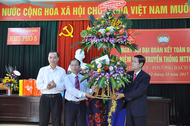 越南国家副主席邓氏玉盛出席在胡志明市举行的全民大团结日纪念活动 ảnh 2 越南国家副主席邓氏玉盛出席在胡志明市举行的全民大团结日纪念活动 ảnh 2