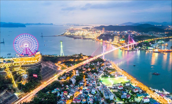 造访广宁省下龙市——遗产的新城 ảnh 2 造访广宁省下龙市——遗产的新城 ảnh 2