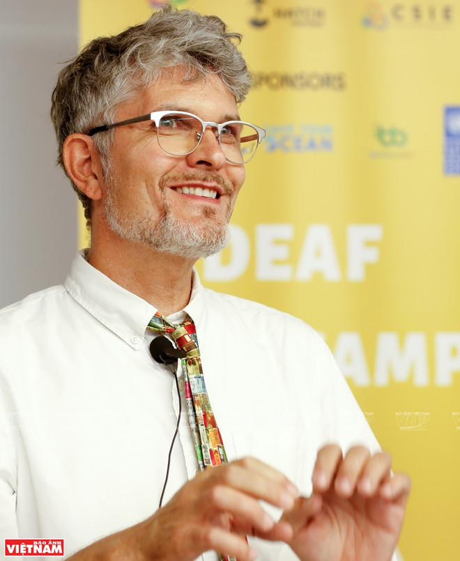 Aaron Everhart –越南创业运动的赞助人 ảnh 1 Aaron Everhart –越南创业运动的赞助人 ảnh 1