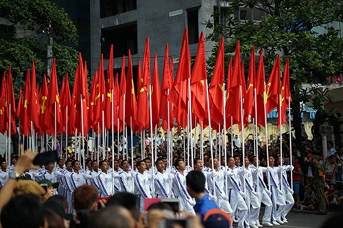 社评:在光荣党旗下稳步前进 ảnh 1 社评:在光荣党旗下稳步前进 ảnh 1