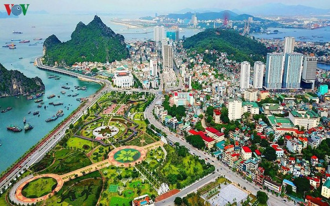 造访广宁省下龙市——遗产的新城 ảnh 1 造访广宁省下龙市——遗产的新城 ảnh 1