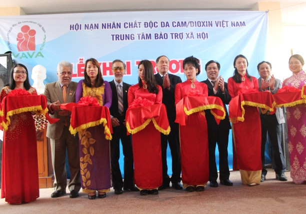 越南橙毒剂受害者康复养护中心正式投入运行 ảnh 1 越南橙毒剂受害者康复养护中心正式投入运行 ảnh 1