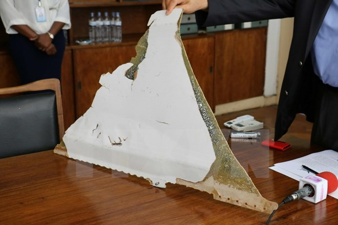 疑似MH370残骸运抵马来西亚将接受专家检验 ảnh 1 疑似MH370残骸运抵马来西亚将接受专家检验 ảnh 1