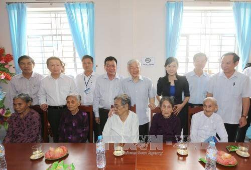 越共中央总书记阮富仲视察槟椥省 ảnh 4 越共中央总书记阮富仲视察槟椥省 ảnh 4