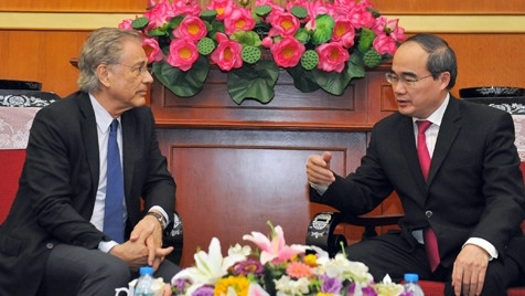 越南祖国阵线中央委员会主席阮善仁会见瑞士客人 ảnh 1 越南祖国阵线中央委员会主席阮善仁会见瑞士客人 ảnh 1