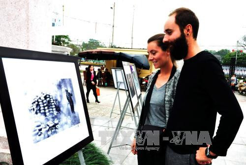 2016年越南国际艺术摄影比赛优秀图片展在太原省举行 ảnh 1