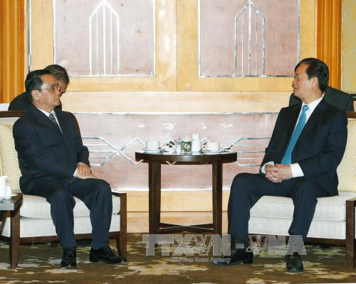 越南政府总理阮晋勇会见老挝政府总理通辛·坦马冯 ảnh 1 越南政府总理阮晋勇会见老挝政府总理通辛·坦马冯 ảnh 1