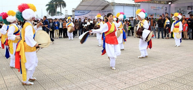 胡志明市愿同韩方保持紧密配合成功举办2017年胡志明市—庆州市世界文化节 ảnh 1 胡志明市愿同韩方保持紧密配合成功举办2017年胡志明市—庆州市世界文化节 ảnh 1