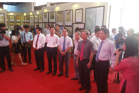 “越南的黄沙与长沙——历史证据和法律依据”资料地图展在承天顺化省举行 ảnh 2