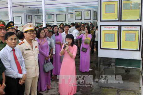 “黄沙长沙归属越南”地图资料展在乂安省举行 ảnh 1 “黄沙长沙归属越南”地图资料展在乂安省举行 ảnh 1