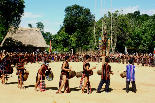 越南昆嵩省努力保护和弘扬锣钲文化 ảnh 4 越南昆嵩省努力保护和弘扬锣钲文化 ảnh 4