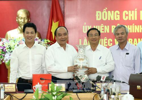 越南政府总理阮春福:河静省应实现发展新跨越 提升民众生活水平 ảnh 1 越南政府总理阮春福:河静省应实现发展新跨越 提升民众生活水平 ảnh 1