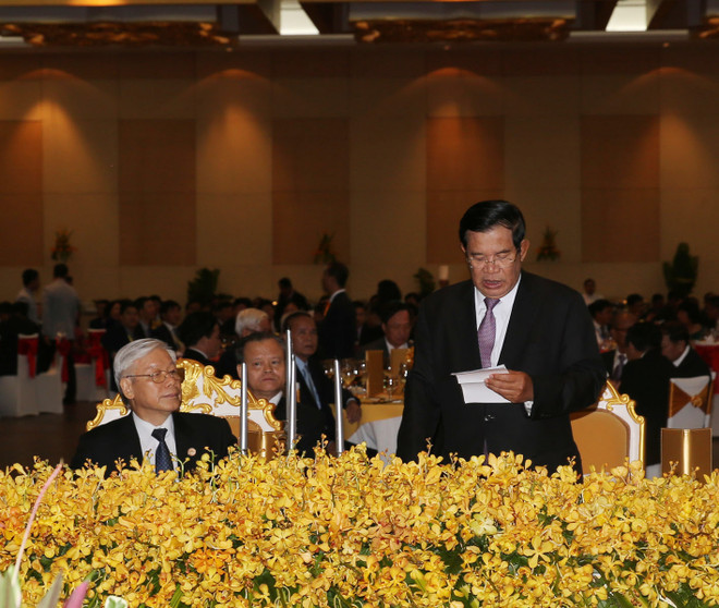 柬埔寨人民党主席洪森:尽全力巩固发展越柬传统的团结友谊和全面合作 ảnh 2 柬埔寨人民党主席洪森:尽全力巩固发展越柬传统的团结友谊和全面合作 ảnh 2