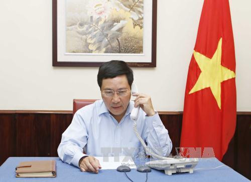 范平明就印尼海军枪伤越南渔民事件同该国外长雷特诺通电话 ảnh 1 范平明就印尼海军枪伤越南渔民事件同该国外长雷特诺通电话 ảnh 1