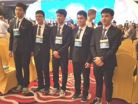 越南学生在2017年国际物理奥赛中获得史上最佳成绩 ảnh 1 越南学生在2017年国际物理奥赛中获得史上最佳成绩 ảnh 1