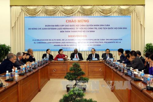 胡志明市领导会见古巴全国人民政权代表大会主席埃斯特万 ảnh 2