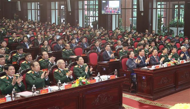 越南《人民军队报》创刊70周年 荣获三等独立勋章 ảnh 2