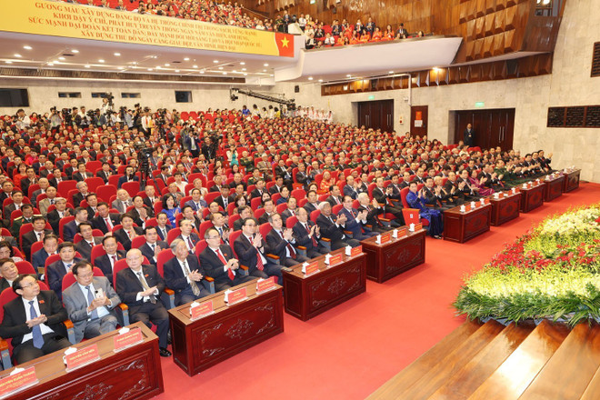 迎接党的十三大:越共中央总书记、国家主席阮富仲出席越共河内市第十七次代表大会 ảnh 3 迎接党的十三大:越共中央总书记、国家主席阮富仲出席越共河内市第十七次代表大会 ảnh 3