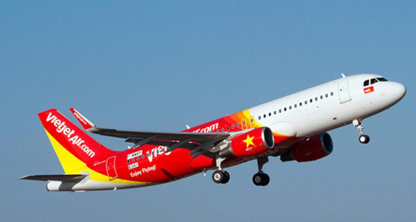 越捷航空因中部天气恶化而调整航班执行计划 ảnh 1