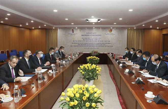 越南与匈牙利签署金融合作备忘录 ảnh 2 越南与匈牙利签署金融合作备忘录 ảnh 2