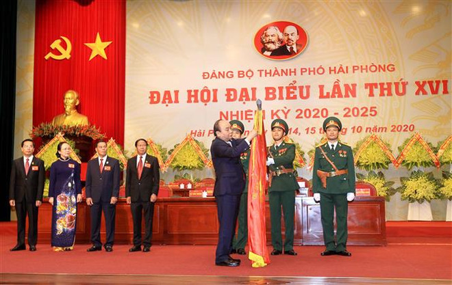 迎接党的十三大：越共海防市第十六次代表大会开幕 阮春福出席并发表指导性讲话 ảnh 3
