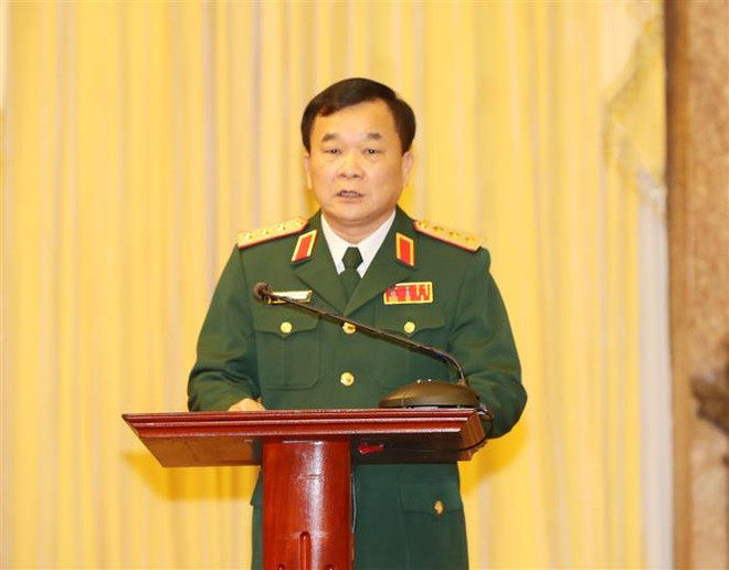 阮富仲总书记向中将晋升上将军衔的军官颁发命令状 ảnh 2 阮富仲总书记向中将晋升上将军衔的军官颁发命令状 ảnh 2