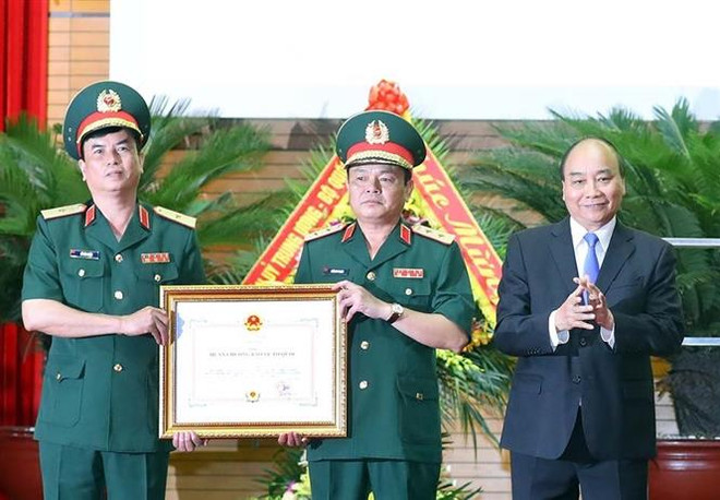 越南政府总理阮春福:后勤干部须关照部队的物质和精神生活 ảnh 2 越南政府总理阮春福:后勤干部须关照部队的物质和精神生活 ảnh 2