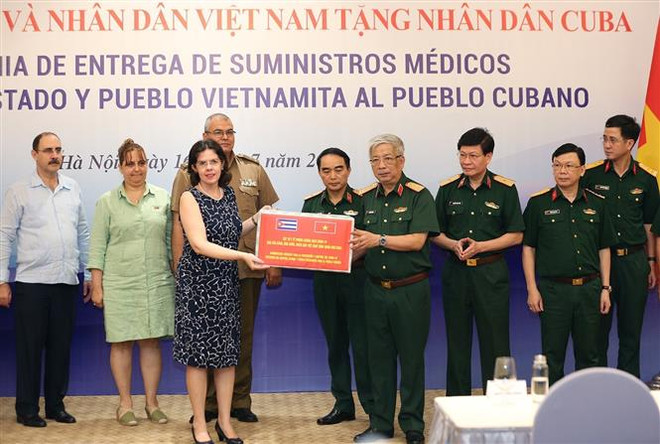 越南国防部向古巴捐赠防疫的医疗设备和物资 ảnh 1 越南国防部向古巴捐赠防疫的医疗设备和物资 ảnh 1