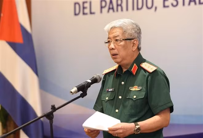 越南国防部向古巴捐赠防疫的医疗设备和物资 ảnh 2